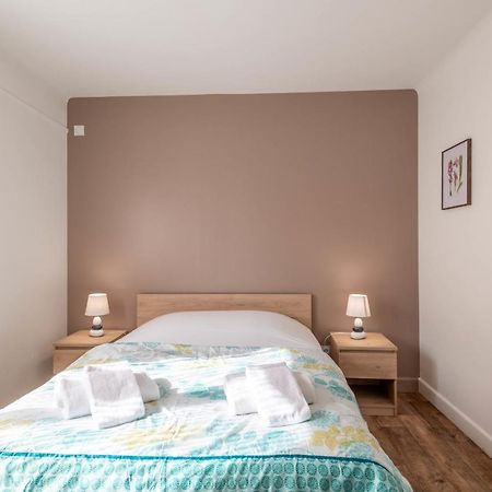 Ideally Located Furnished Townhouse With 3 Bedrooms Parking & Garden アヌシー エクステリア 写真