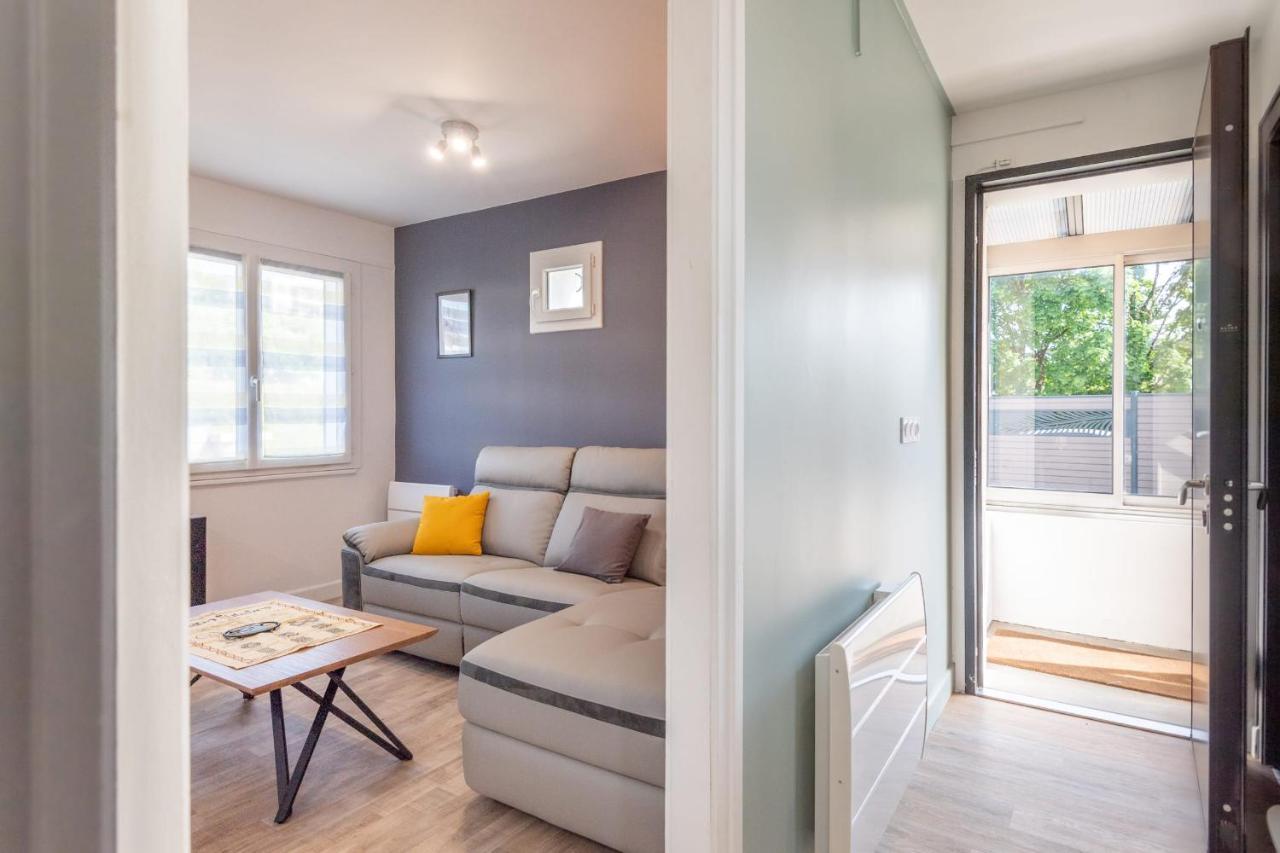 Ideally Located Furnished Townhouse With 3 Bedrooms Parking & Garden アヌシー エクステリア 写真