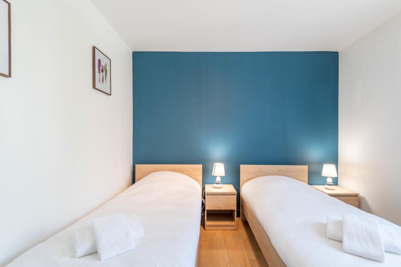 Ideally Located Furnished Townhouse With 3 Bedrooms Parking & Garden アヌシー エクステリア 写真