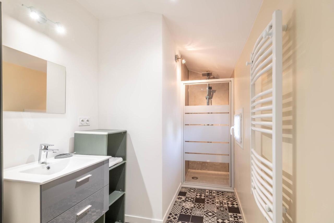 Ideally Located Furnished Townhouse With 3 Bedrooms Parking & Garden アヌシー エクステリア 写真