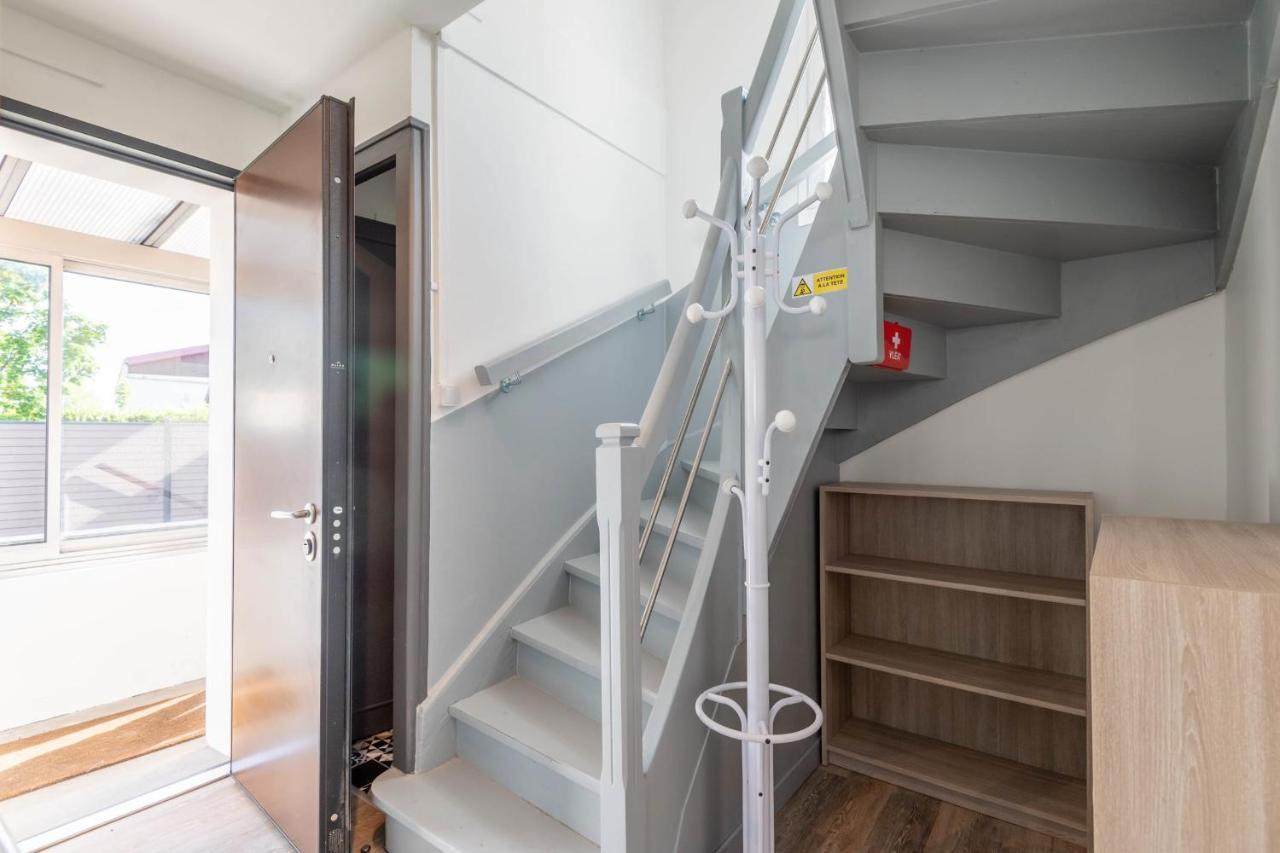 Ideally Located Furnished Townhouse With 3 Bedrooms Parking & Garden アヌシー エクステリア 写真